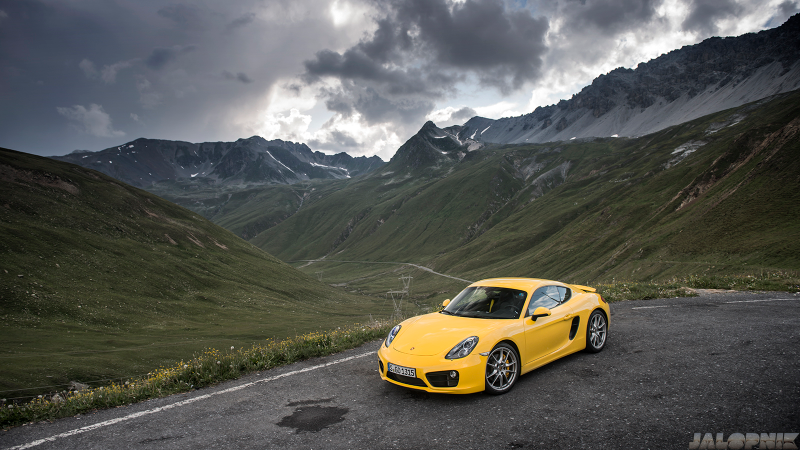 Illustration for article titled The Most Gorgeous Photos Of A Porsche Cayman You Will Ever See